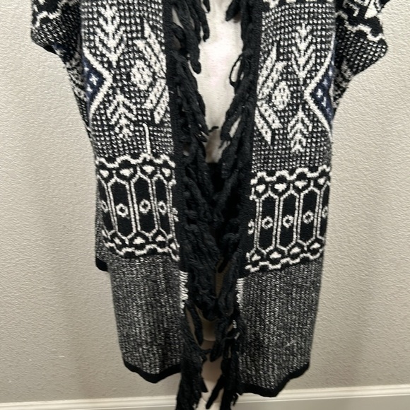 American Eagle Knit Black & White Open Cardigan Hoodie with Fringe Hem One Size - Picture 3 of 9